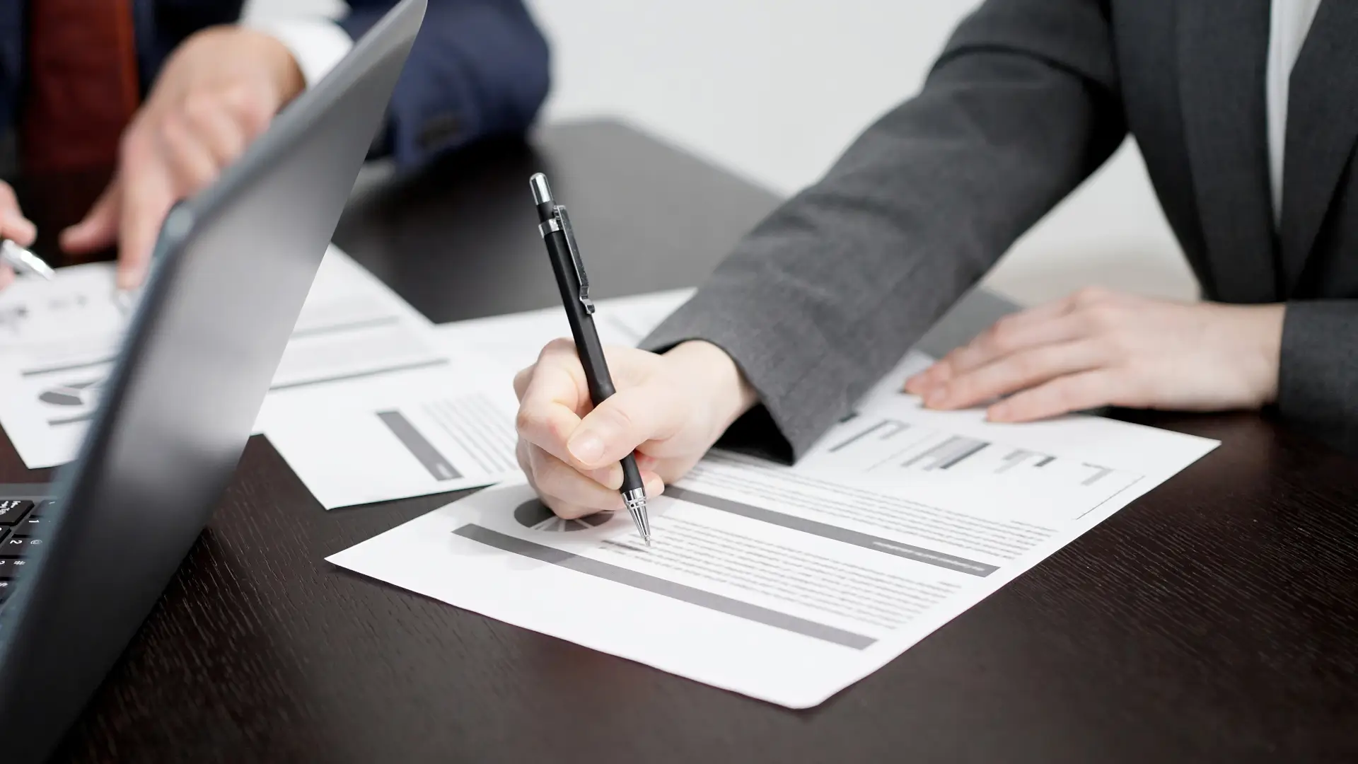 listening-customer Taking notes to understand business requirements